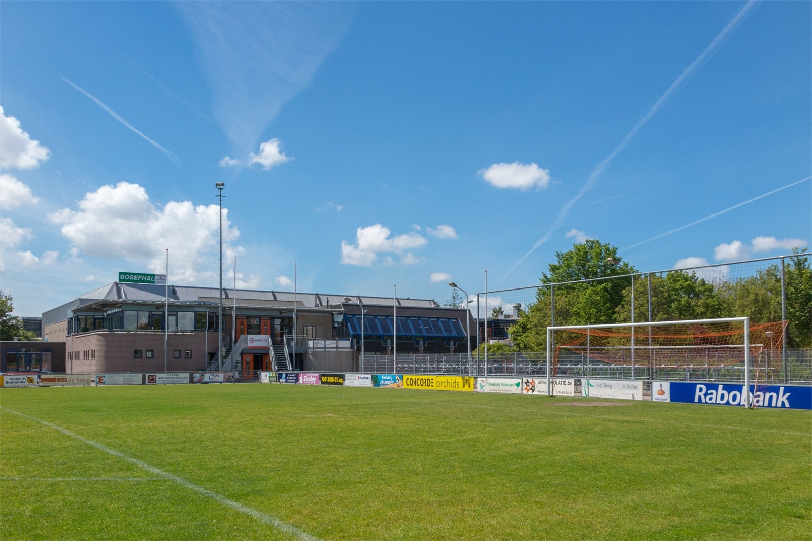Vereniging en vrijwilligers op het sportveld in Westland
